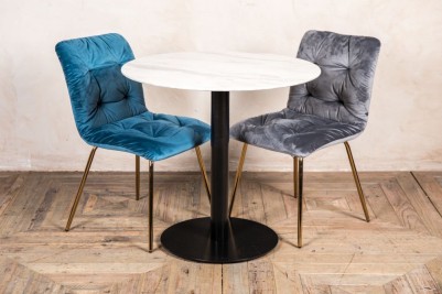 restaurant table velvet chairs